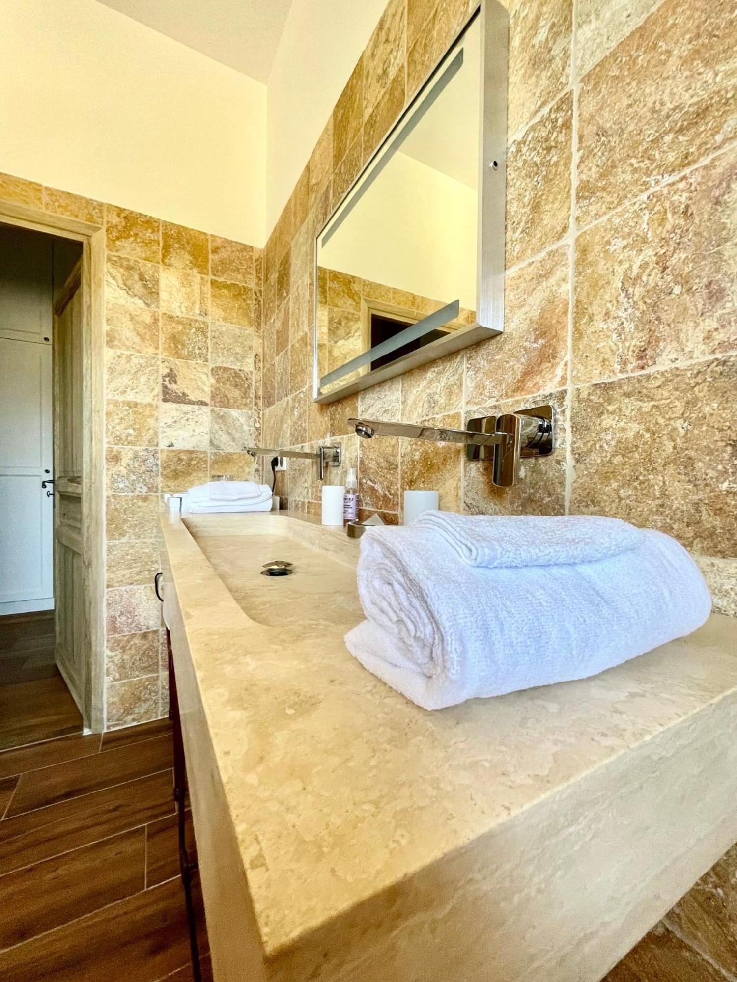 La Soleillade Aixoise Bed & Breakfast Aix-en-Provence Room photo